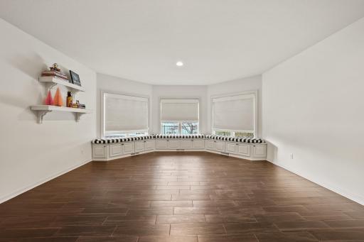 18370 Nicklaus Way, Eden Prairie, MN 55347