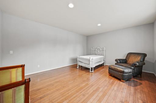 18370 Nicklaus Way, Eden Prairie, MN 55347