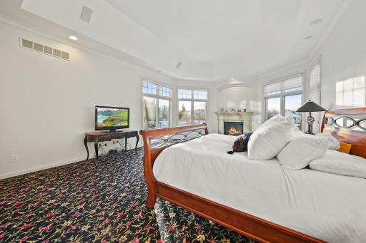 18370 Nicklaus Way, Eden Prairie, MN 55347