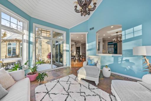 18370 Nicklaus Way, Eden Prairie, MN 55347