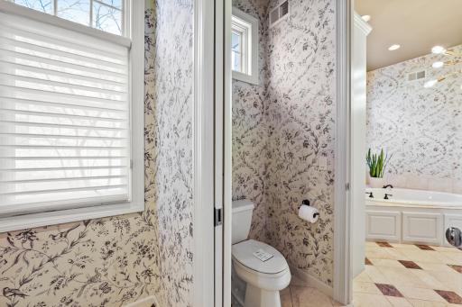 18370 Nicklaus Way, Eden Prairie, MN 55347
