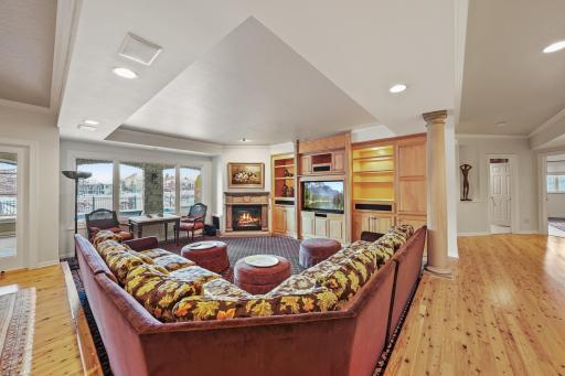 18370 Nicklaus Way, Eden Prairie, MN 55347