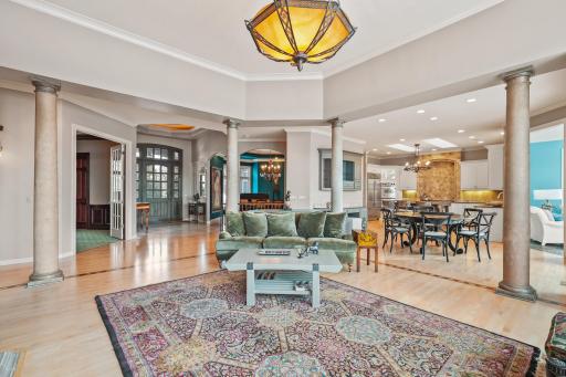 18370 Nicklaus Way, Eden Prairie, MN 55347