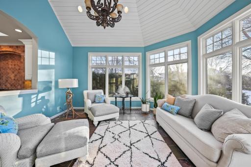 18370 Nicklaus Way, Eden Prairie, MN 55347