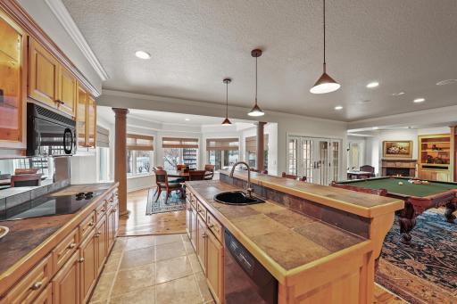 18370 Nicklaus Way, Eden Prairie, MN 55347