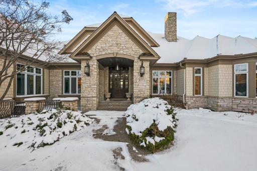 18370 Nicklaus Way, Eden Prairie, MN 55347