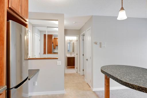 Breakfast bar off kitchen