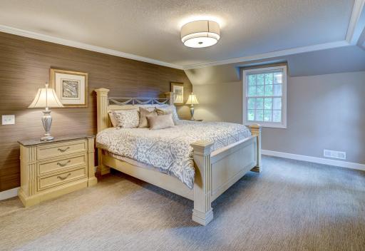3 Shadow Lane, North Oaks, MN 55127