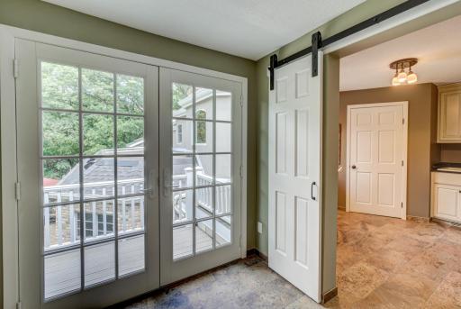 3 Shadow Lane, North Oaks, MN 55127
