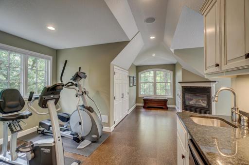 3 Shadow Lane, North Oaks, MN 55127