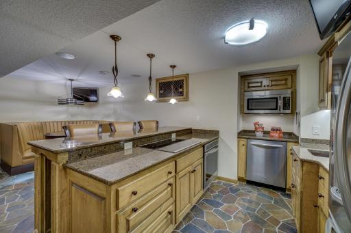 3 Shadow Lane, North Oaks, MN 55127
