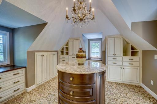 3 Shadow Lane, North Oaks, MN 55127