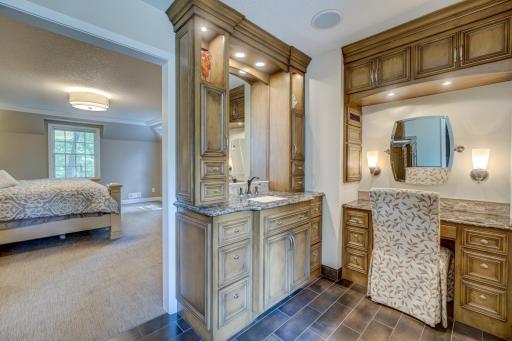 3 Shadow Lane, North Oaks, MN 55127