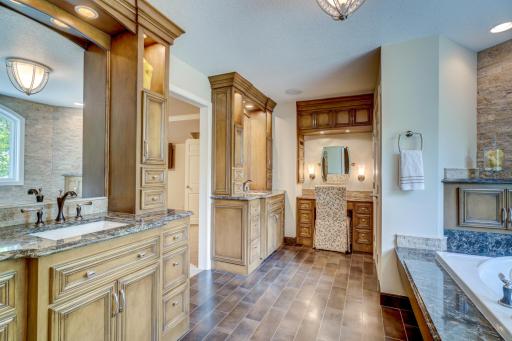 3 Shadow Lane, North Oaks, MN 55127