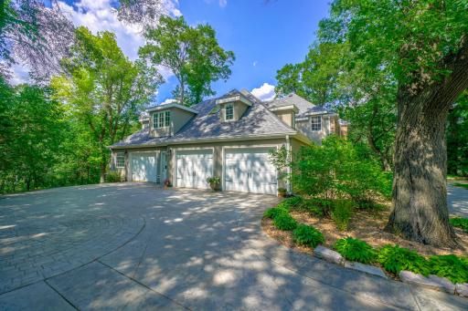 3 Shadow Lane, North Oaks, MN 55127