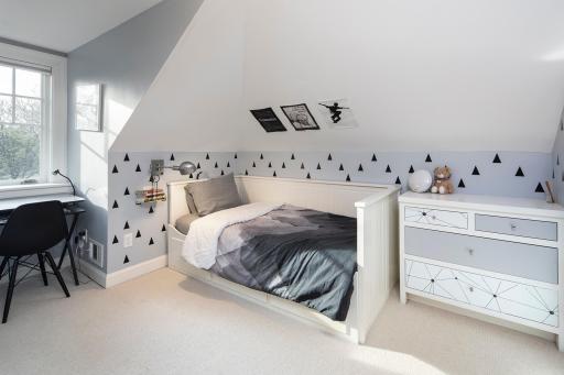 2262 W Lake Of The Isles Parkway, Minneapolis, MN 55405