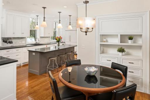 2262 W Lake Of The Isles Parkway, Minneapolis, MN 55405