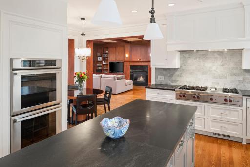 2262 W Lake Of The Isles Parkway, Minneapolis, MN 55405
