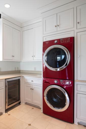 2262 W Lake Of The Isles Parkway, Minneapolis, MN 55405