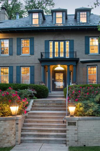 2262 W Lake Of The Isles Parkway, Minneapolis, MN 55405