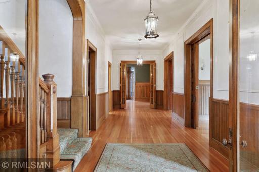 4 Crocus Hill, Saint Paul, MN 55102