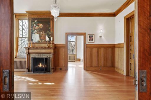 4 Crocus Hill, Saint Paul, MN 55102