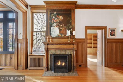 4 Crocus Hill, Saint Paul, MN 55102