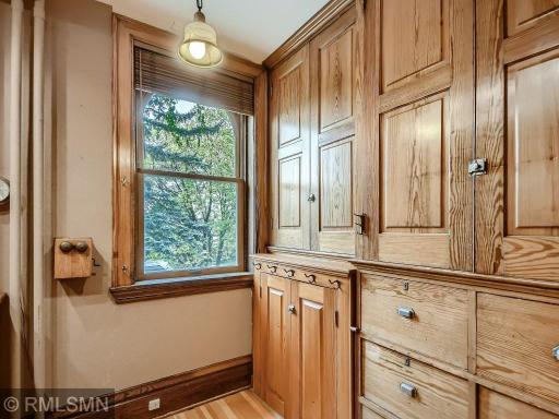 4 Crocus Hill Saint Paul MN - MLS Sized - 051 - 072 2nd Floor Closet - edit