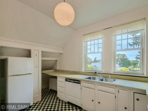 4 Crocus Hill Saint Paul MN - MLS Sized - 056 - 079 3rd Floor Kitchenette - edit