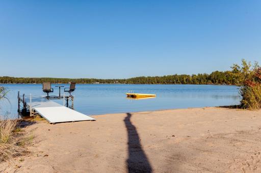 Swimmable shoreline that is easy to haul in any water toys