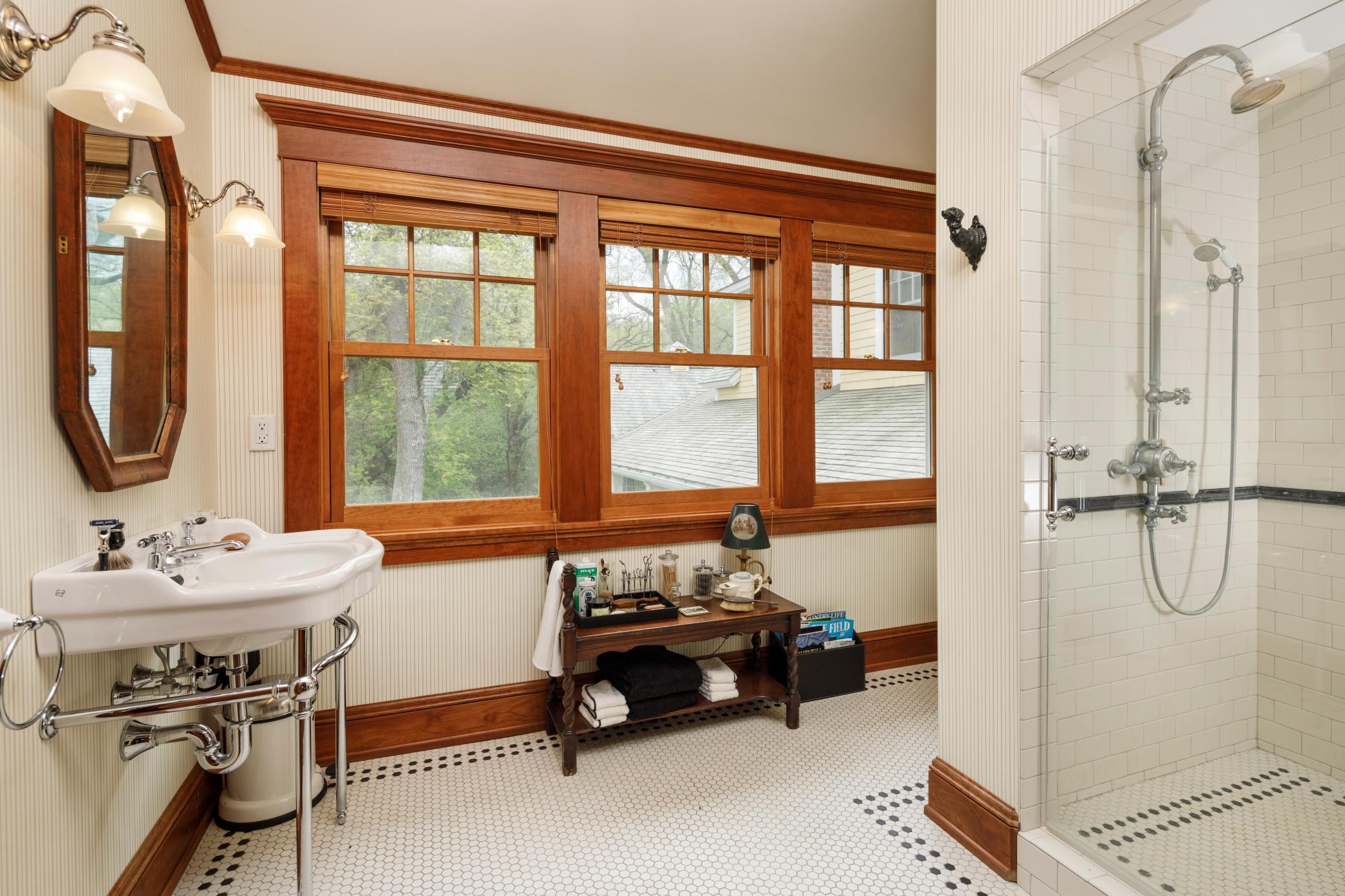 3/4 bathroom attached to English Study