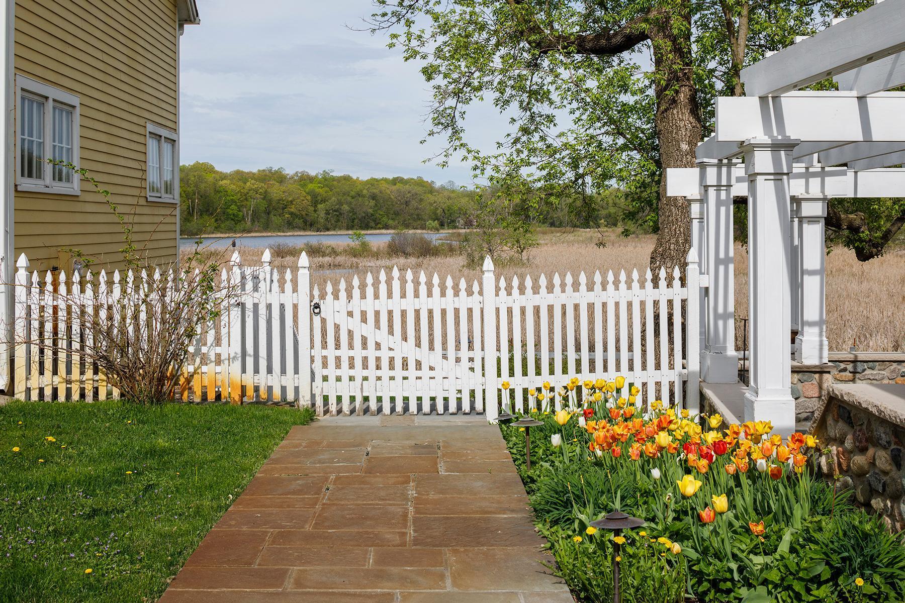 Captivating views of Krieg Lake.