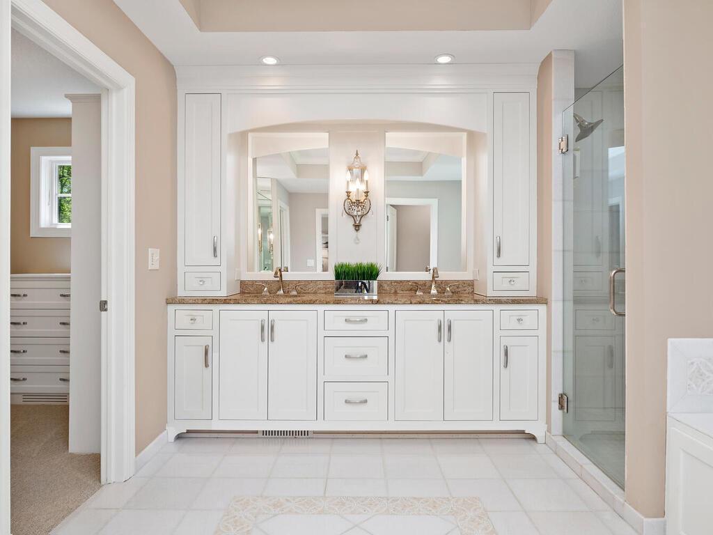 1516 Brightwood Dr Minnetonka MN 55391 USA-046-040-Brightwood Dr Minnetonka MN 5539142-MLS_Size.jpg