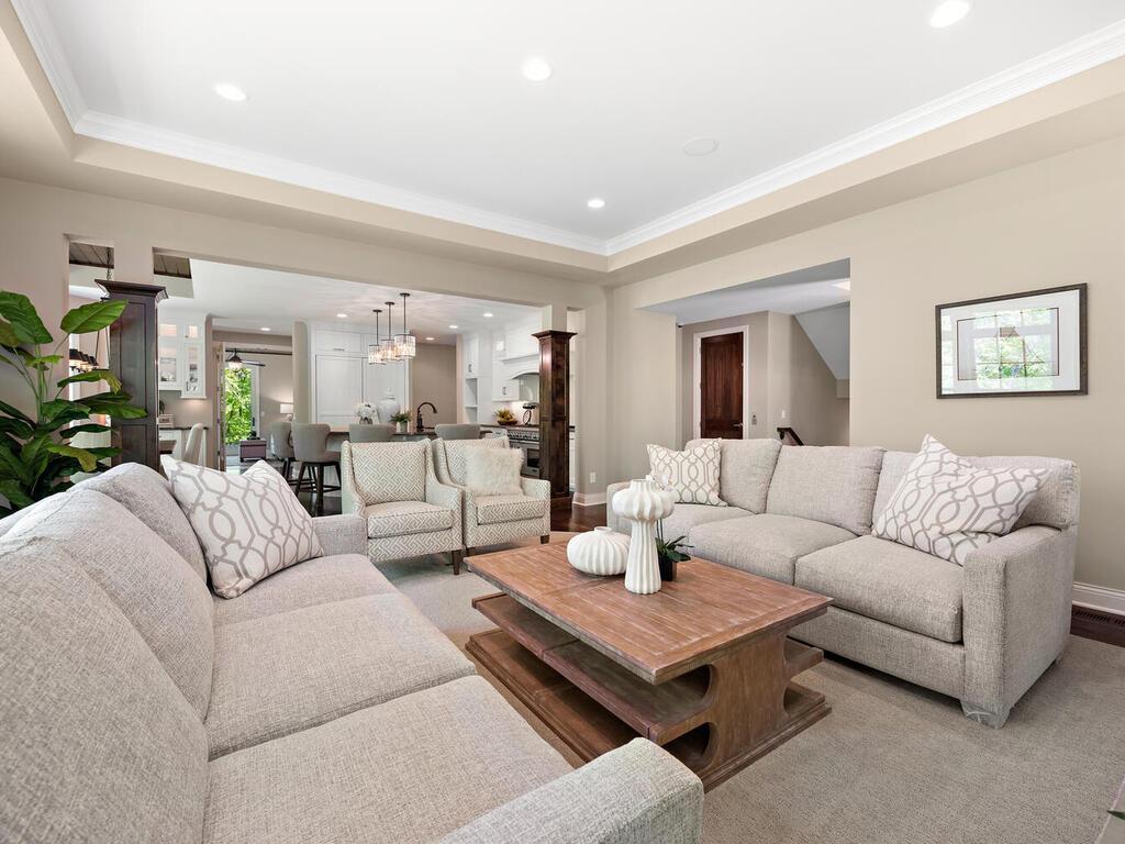 1516 Brightwood Dr Minnetonka MN 55391 USA-016-015-Brightwood Dr Minnetonka MN 5539112-MLS_Size.jpg