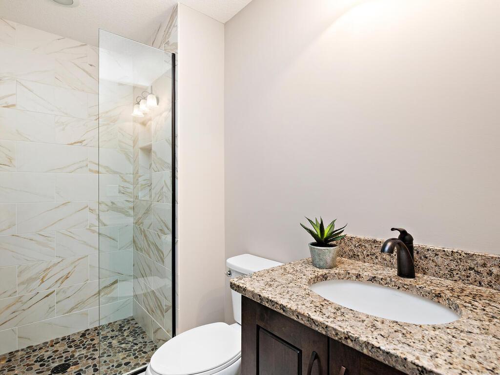 1516 Brightwood Dr Minnetonka MN 55391 USA-072-070-Brightwood Dr Minnetonka MN 5539168-MLS_Size.jpg