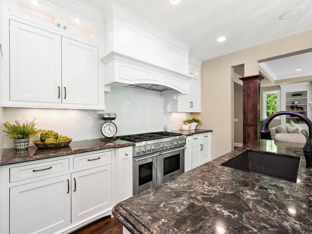 1516 Brightwood Dr Minnetonka MN 55391 USA-025-024-Brightwood Dr Minnetonka MN 5539121-MLS_Size.jpg