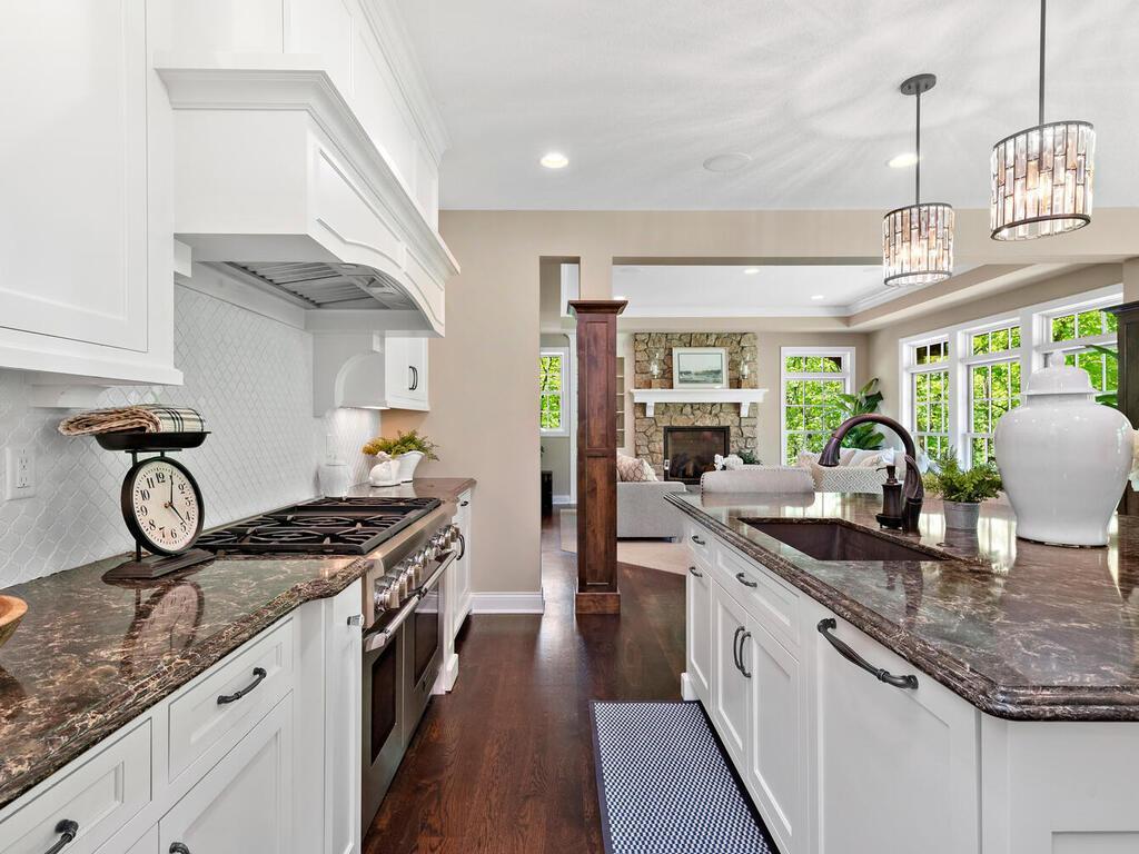 1516 Brightwood Dr Minnetonka MN 55391 USA-024-028-Brightwood Dr Minnetonka MN 5539120-MLS_Size.jpg