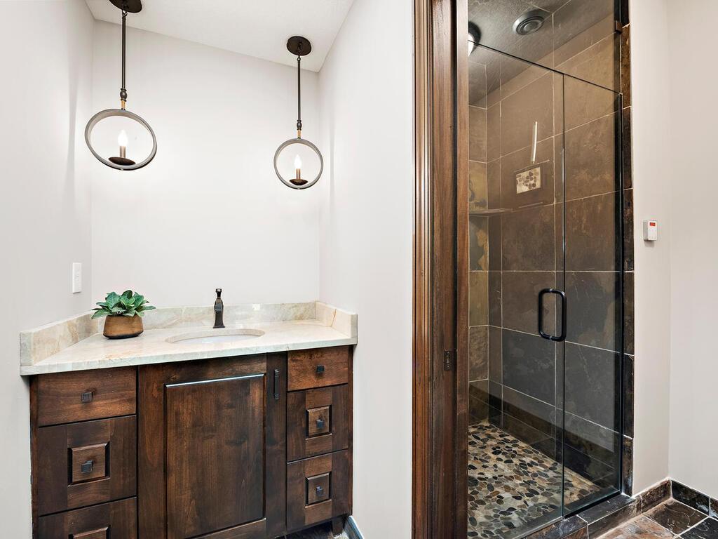 1516 Brightwood Dr Minnetonka MN 55391 USA-074-073-Brightwood Dr Minnetonka MN 5539170-MLS_Size.jpg