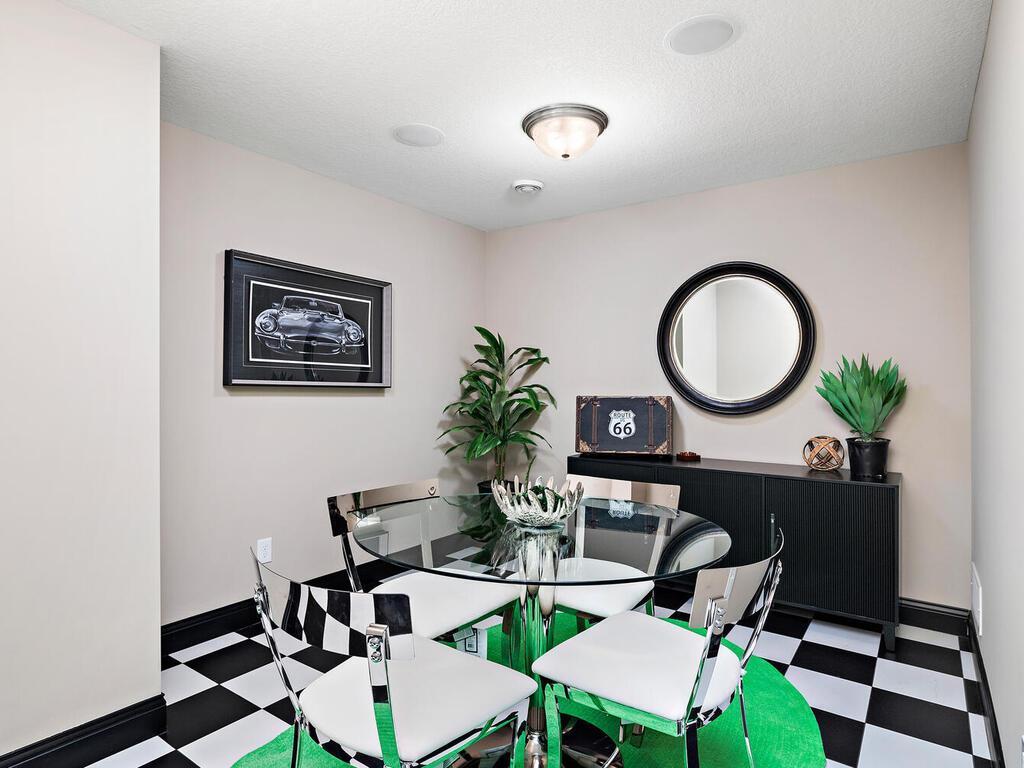 1516 Brightwood Dr Minnetonka MN 55391 USA-076-076-Brightwood Dr Minnetonka MN 5539172-MLS_Size.jpg