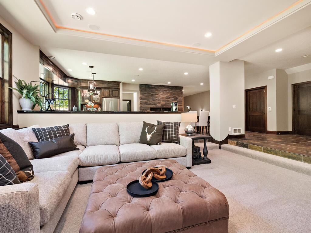 1516 Brightwood Dr Minnetonka MN 55391 USA-064-067-Brightwood Dr Minnetonka MN 5539160-MLS_Size.jpg