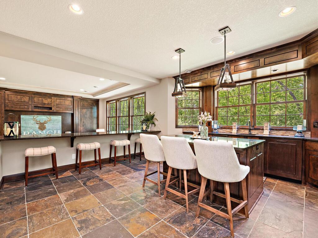 1516 Brightwood Dr Minnetonka MN 55391 USA-067-062-Brightwood Dr Minnetonka MN 5539163-MLS_Size.jpg