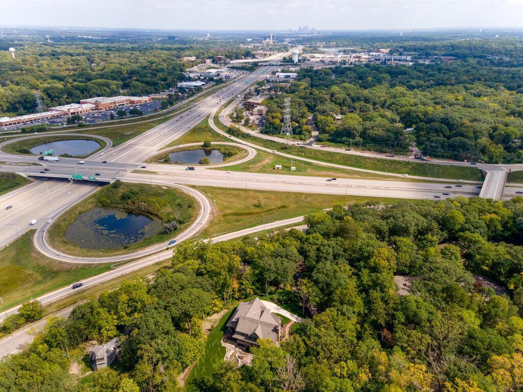 1516 Brightwood Dr Minnetonka MN 55391 USA-083-096-Brightwood Dr Minnetonka MN 5539110-MLS_Size.jpg