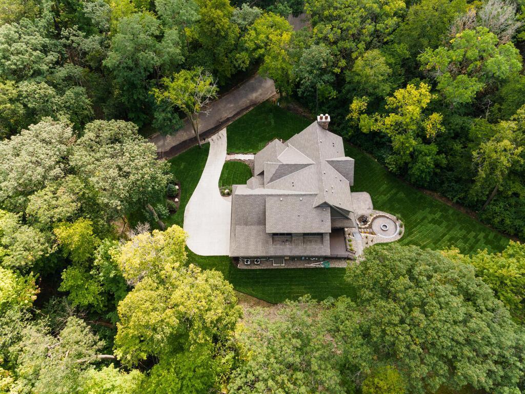 1516 Brightwood Dr Minnetonka MN 55391 USA-084-099-Brightwood Dr Minnetonka MN 5539111-MLS_Size.jpg