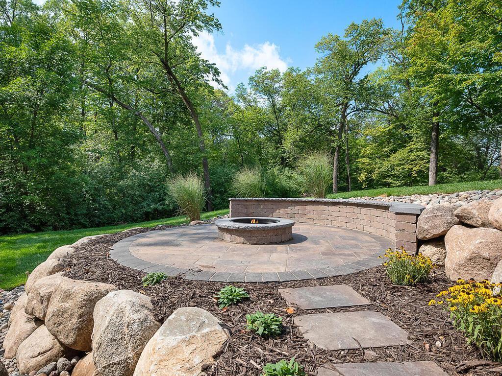 1516 Brightwood Dr Minnetonka MN 55391 USA-080-092-Brightwood Dr Minnetonka MN 553917-MLS_Size.jpg