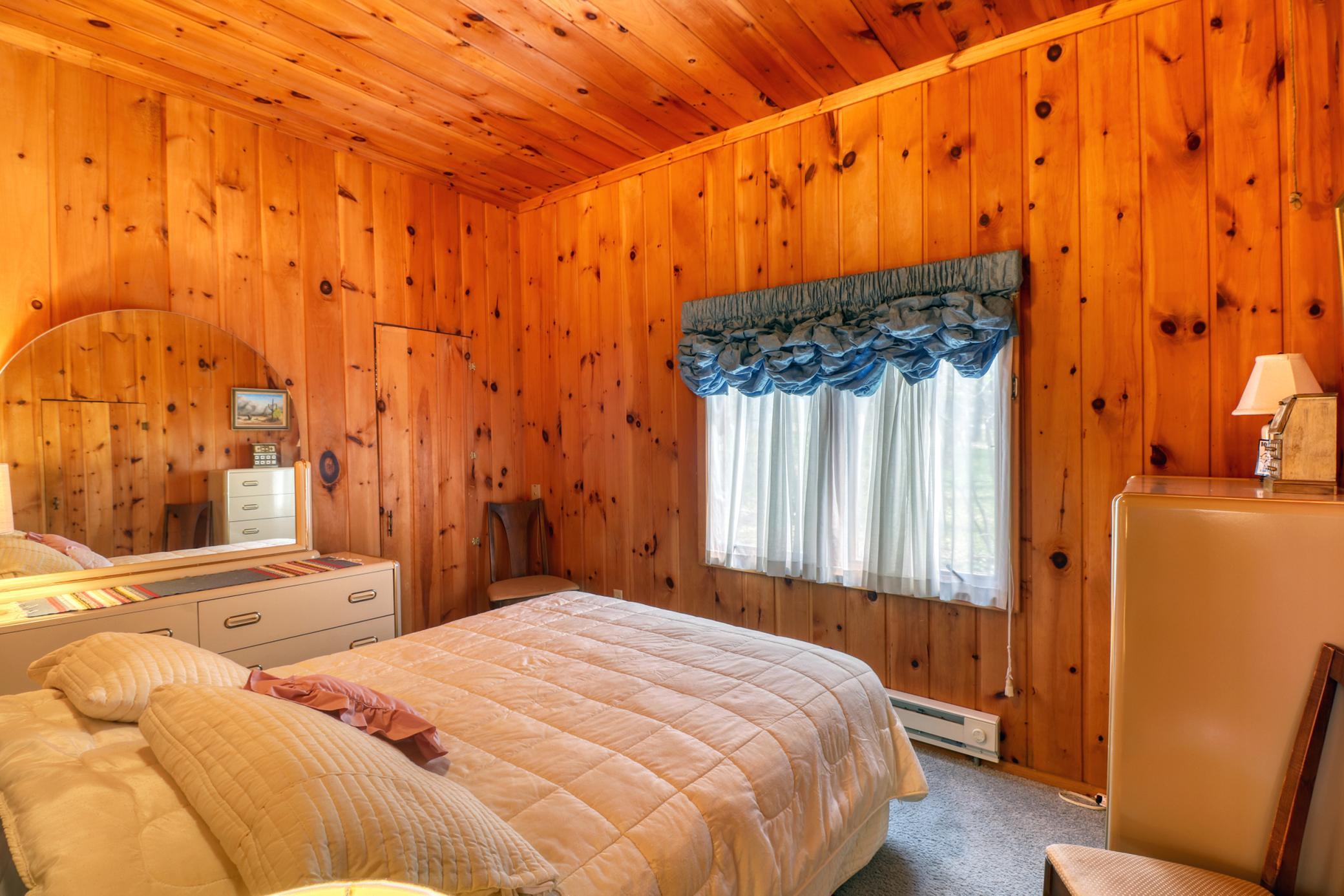 Bedroom2_1.jpg