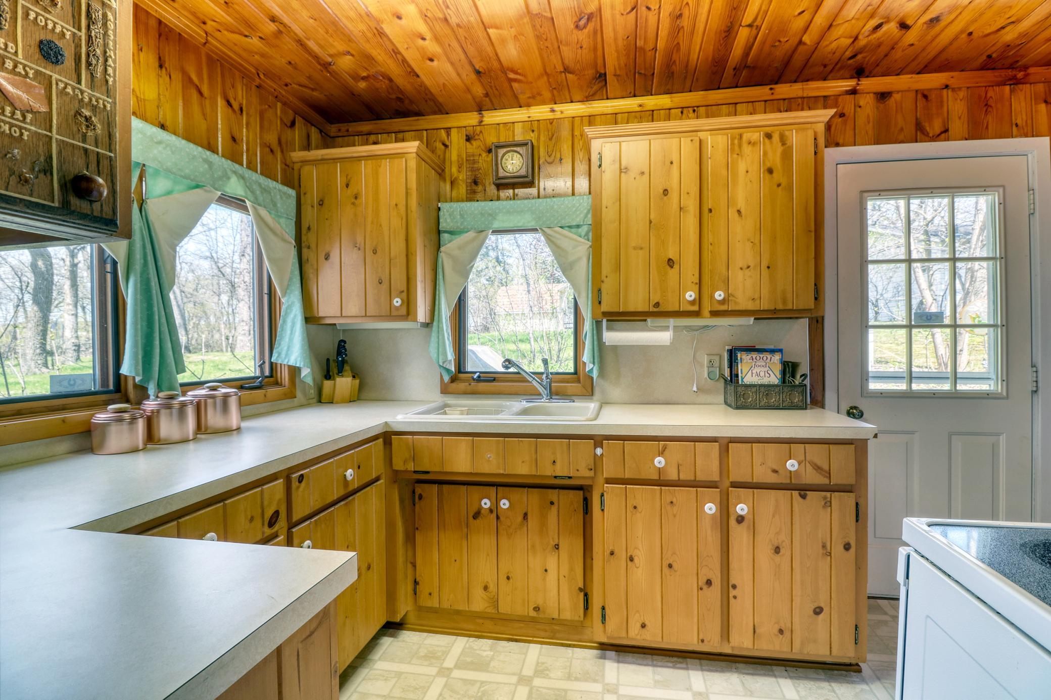 Kitchen1_2.jpg