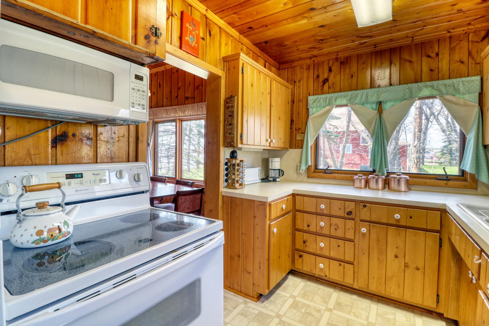 Kitchen1_3.jpg