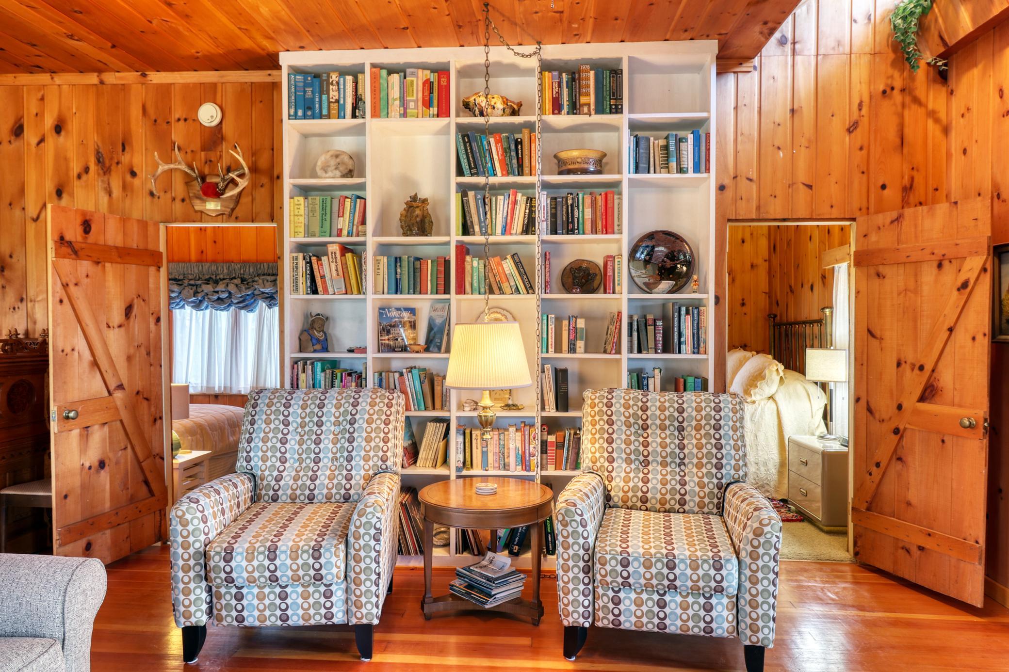 Living Area1_4.jpg