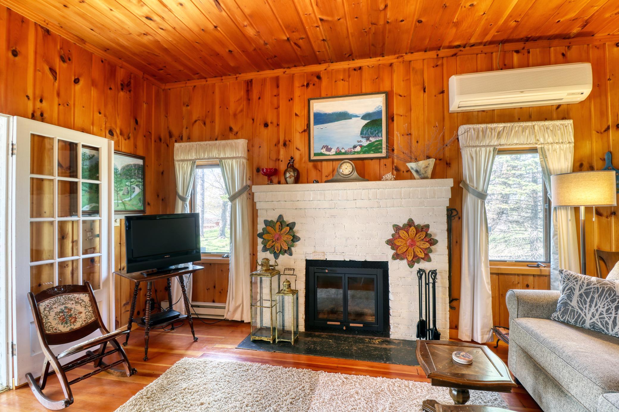 Living AreaFireplace.jpg