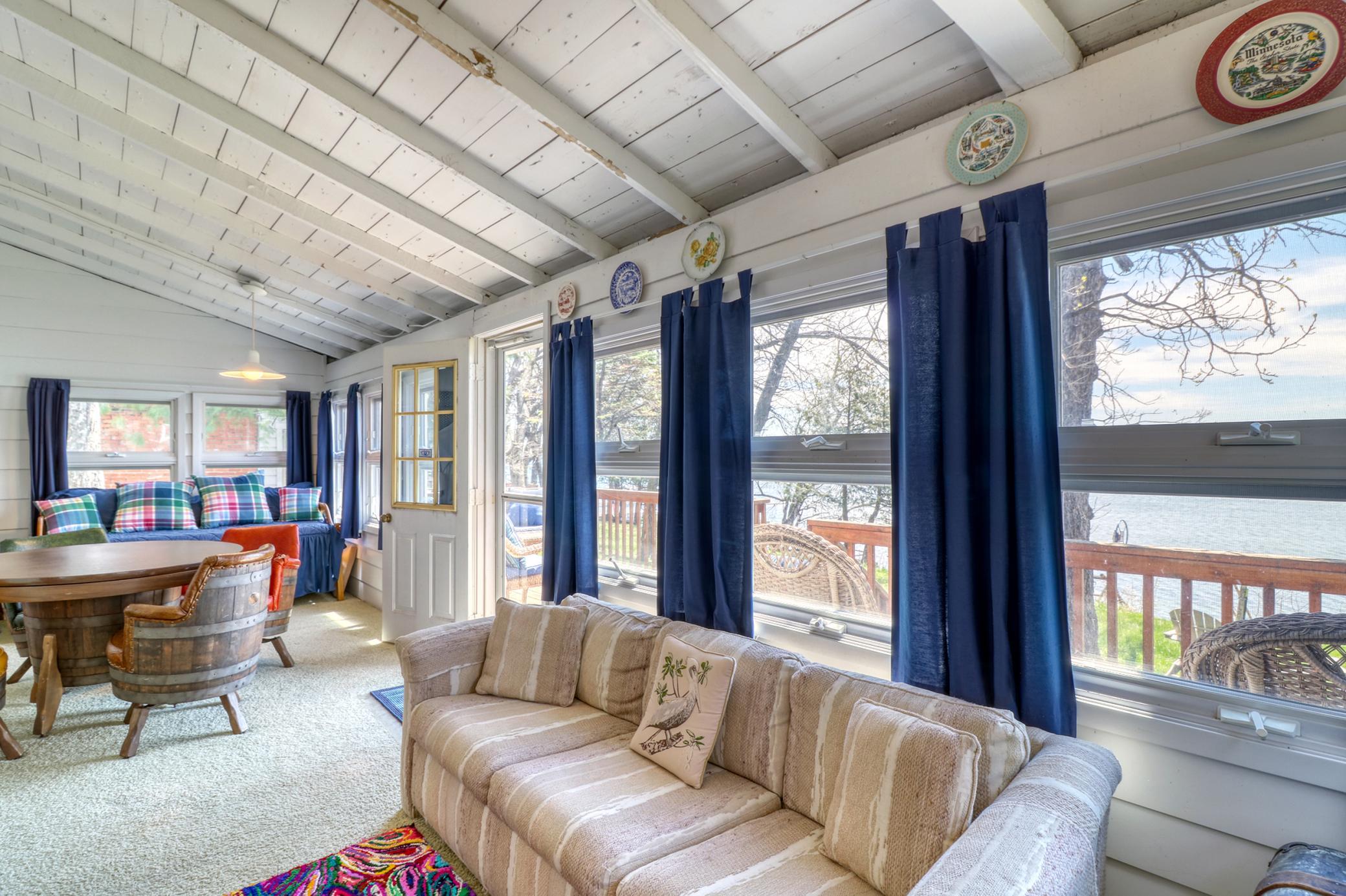 Sunroom1_2.jpg